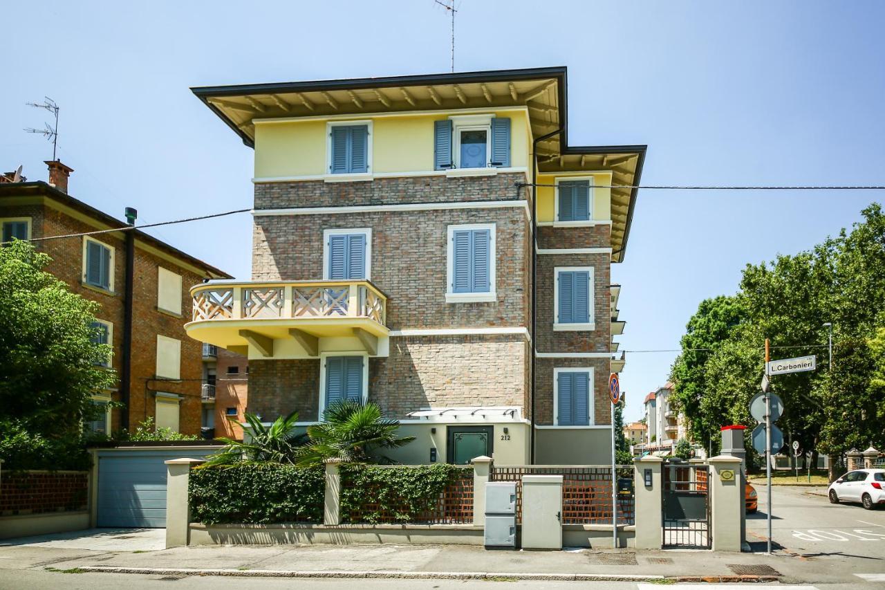 La Bella Modena Hotel Exterior photo
